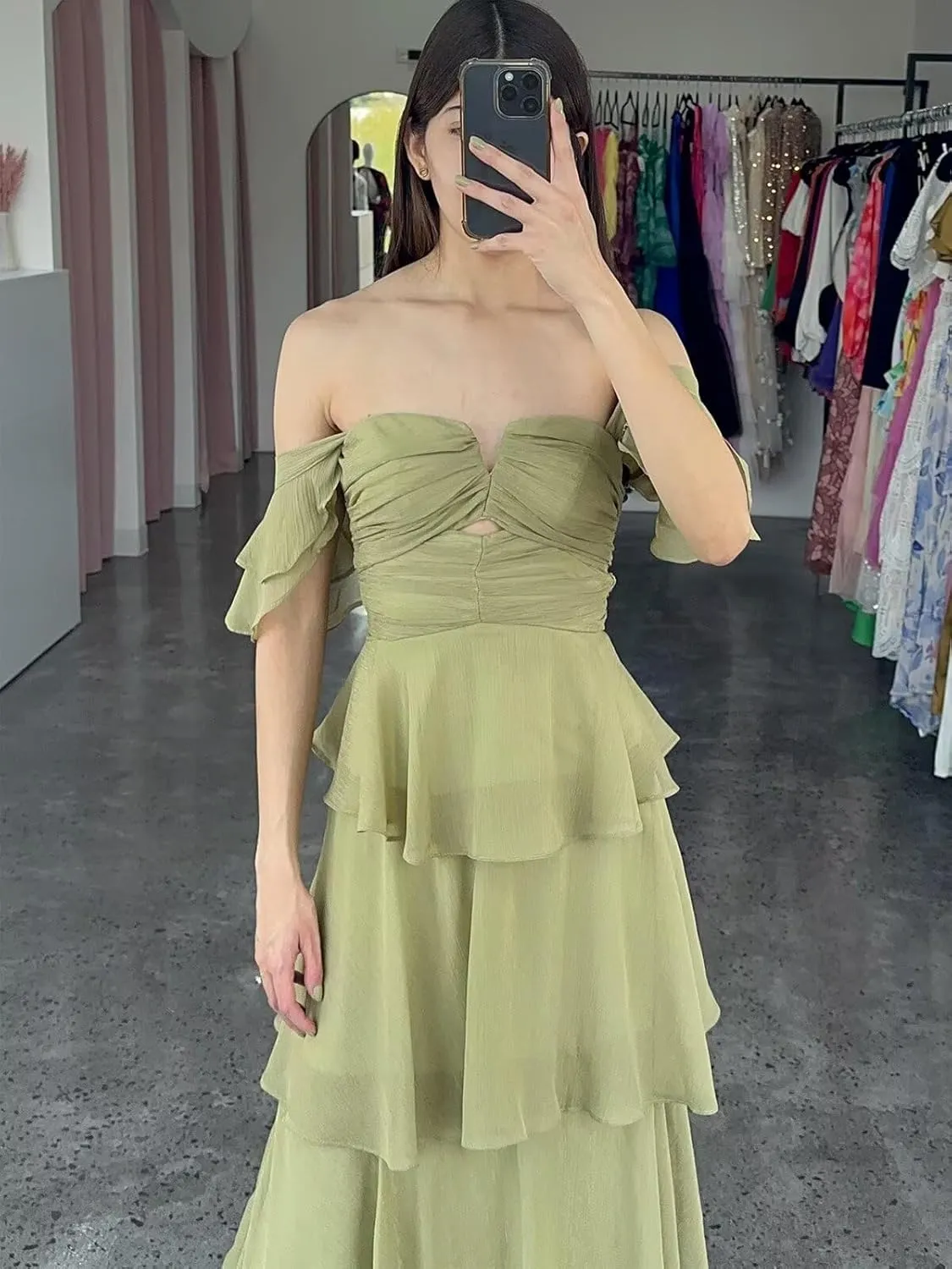 Women’s Ruffle Bridesmaid Dresses Long Chiffon Tiered Prom Dresses 2025 Pleated Flutter Sleeve Formal Evening Gown